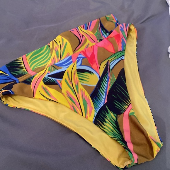 Aerie swim - Picture 2 of 4